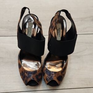 Simply Vera Vera Wang Leopard and Black Heels Size 7.5